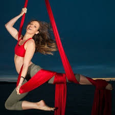 Lynze Schiller (@LynzeFit)