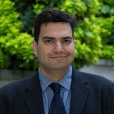 Leader One's Transformation into Slingshot in Transformers