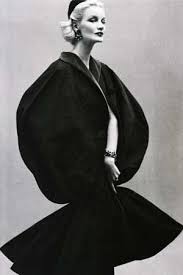 sunny harnett in a 1954 photograph by richard avedon cape by jean desses balenciaga vintage fashion photography richard avedon