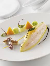 Saint Pierre A La Citronnelle Cuit Sur L Arete Au Melon Vert Thuries Gastronomie Magazine Recettes De Cuisine Gastronomie Recette Gastronomique
