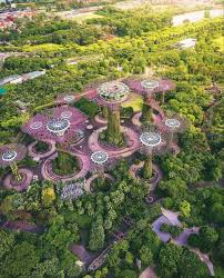 Pin By Taadiboy On Dotsg Futuristic Futuristic City Gardens By The Bay