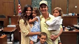 She was born in itambacuri minas in 2005, alves and her mother, fatima, decided to design and create handbags. Camila Alves Mcconaughey Celebrates 5 Years Of Us Citizenship Gma