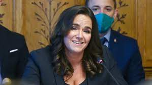 Katalin novák, full name veresné novák katalin éva1 (born 6 september 1977) is a hungarian politician, mother of three children, minister for families, minister without portfolio since october 2020. Az Epitkezoknek Az Alberletben Eloknek Es Az Iskolas Gyerekek Szuleinek Is Uzent Novak Katalin Portfolio Hu