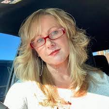 Laura Gamble's Instagram, Twitter & Facebook