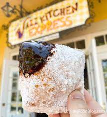 They are famously associated with the city of new orleans, louisiana. Review We Were Reunited With Our Beloved Beignets At Ralph Brennan S Jazz Kitchen Express In Disneyland The Disney Food Blog