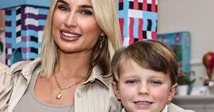 Billie Faiers cried over 'jealous' son's actions after feeling 'pushed out'  by baby
