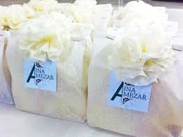Diy Guest Wedding Favour Or Doorgift White Paper Bag And Tissue Paper Flower Simple Diy Wedding Favors Cheap Wedding Tea Bag Favors Wedding Favors For Guests