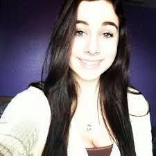 Lizzie Moore (@_lizziemoore)