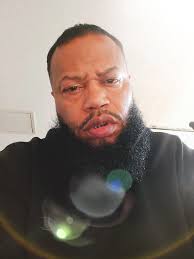 Happy Thursday Fighting Frank! On May 25th, the USS Frank Cable had the  honor of hosting Adm. Stephen Koehler, commander, U.S. Pacific Fleet.  During his visit, he spoke with Capt. Carl Trask,