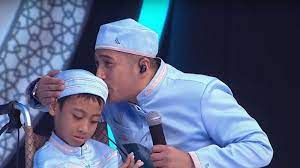 Adi berusia 4 tahun, berasal. Kisah Perjuangan Naja Hafiz Indonesia 2019 Alami Lumpuh Otak Tapi Hafal Hingga 30 Juz Alquran Tribun Jabar