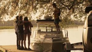 With mike colter, simone missick, theo rossi, alfre woodard. Outer Banks Netflix Offizielle Webseite