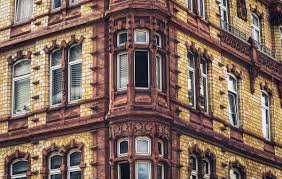 Wenn sie ihre wohnung verkaufen. Altes Haus Mehrfamilienhaus Verkaufen Sanierungsstau Leerstand Baufallig Was Tun Immobilien