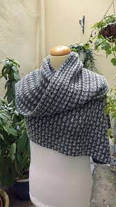 This Scrumptious Scarf Is The Result Of A Drastic Errata That Occurs In The First Editions European And Usa Of Knitting Inspiration Knit Scarf Knitted Poncho