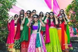 Trendy Wedding Photos Friends Group Shots 54 Ideas Wedding Photography Poses Bridal Party Indian Wedding Photography Wedding Couples Photography
