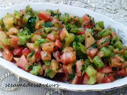 Salade Marocaine De Poivrons Et Tomates Le Sesame Des Saveurs Salade Marocaine Salade Poivron Recettes De Cuisine