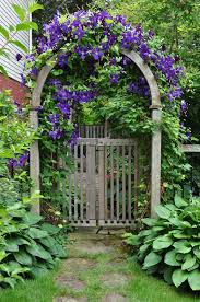 The Garden In Between Garten Gartentore Garteneingang