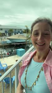 This stat rocked me. 80% of sellers only speak with ONE agent before  choosing who will represent them in the sale of their home... Knowing that,  I want to share a few