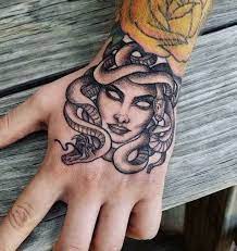 Pin By Niko On Tatowierung Frau Medusa Tattoo Greek Tattoos Hand Tattoos