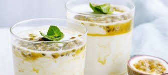Yoghurtmousse Met Passievruchten Recept Passievrucht Voedsel Ideeen Avocado Mousse