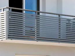 Add risers, additional handrails, second side rails, balcony rail kits and safety bars to reduce the space between the treads are available for optional purchase. Pin Auf Balcony Railing