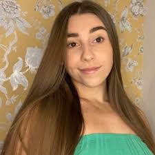 Kimberly Aman's Instagram, Twitter & Facebook