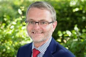 Staffordshire University vice-chancellor announces retirement