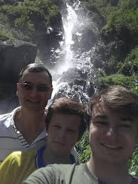 Riverside Dad, Paul Antrobus raises money for Cancer Research