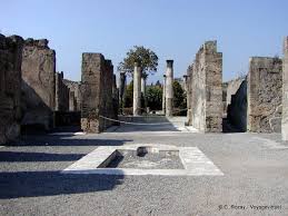 Una delle case più celebri di pompei, quella del fauno.regia: Atrio Del Casa Del Fauno Pompei Italia
