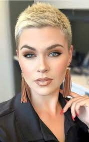Pin By Belkis Yildiz On Color Super Short Hair Thick Hair Styles Chic Short Haircuts