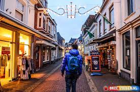 Appingedam oogt tegenwoordig nog onmiskenbaar als een stadje. Appingedam Onzesteden Nl