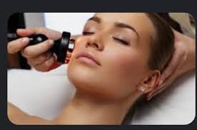 LINICALLY-PROVEN LED LIGHT THERAPY: 3 types of science-backed LED light  therapy address specific skin concerns for clinically proven results: Red  Light therapy helps reduce fine lines, wrinkles and dark spots; Red +