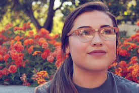 Alyssa Farrow's Instagram, Twitter & Facebook