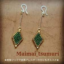 リクエストがあったので グリーン ゴールドで作りました 樹脂フックは金属アレルギーの方にもオススメです リクエスト ひし形 手作りアクセサリー デリカビーズピアス デリカビーズ 樹脂フック 金属 thread jewellery silk thread jewelry bead earrings