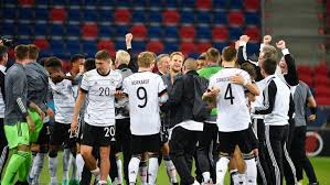 10 nmecha 13 özcan 12 dahmen 21 baku 8 maier 4 schlotterbeck 6 dorsch 5 pieper 3 raum 11 berisha 7 wirtz 5 diogo dalot 1 diogo costa 3 diogo leite 4 diogo queirós 6 florentino. Aawcmlzggyehvm