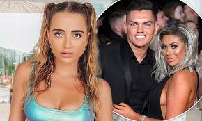 Love Island Stars Georgia Steel And Sam Bird Become Official Item Live On  Tv - Daily Record