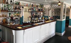 Two by the harbour and two at the top of the village with a short descending walk into town. The London Inn Padstow Aktualisierte Preise Fur 2021