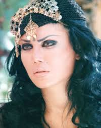 برأيكن أي وحدة منن لبقلها اللباس الغجري #سلاف_فواخرجي 😍 #نورمان_أسعد 😍  #نادين_نجيم 😍 #جيني_اسبر 😍 #كاسندرا 😍 #نسرين_طافش 😍