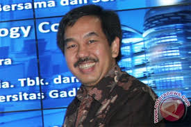 Muhammad Awaludin (FOTO ANTARA/Regina Safri). Bandung (ANTARA News) - PT Telkom Indonesia Tbk menggelar akses Wifi di 100.000 sekolah di seluruh Indonesia ... - 20130226Muhammad-Awaludin-001