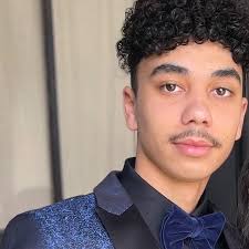 Profile for Destrehan Choir