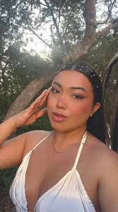 How to Wear Hair for Rauw Alejandro Girl