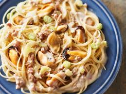 Spaghettis Sauce Creme Aux Moules Recettes Recette Recette Recettes De Cuisine Repas