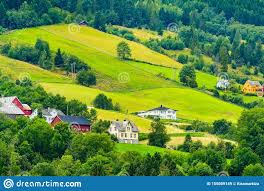 Ver más ideas sobre paisajes, noruega, hermosos paisajes. Noruega Paisaje Antiguo Del Verano Del Pueblo Imagen De Archivo Imagen De Cubo Nadie 155089149