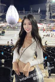 投稿前女友美国UIUC毕业生98年高挑长腿极品颜值母狗陈熠欣奶头特别敏感被操得翻白眼！