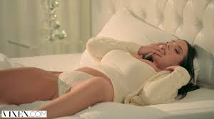 VIXEN Pareja guarra no pueden parar de follar