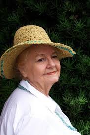 Barbara Tull's Instagram, Twitter & Facebook