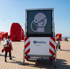 Rechtsextremer soldat in belgien auf der flucht. Belgien Soldat Weiter Fluchtig Moscheen Vorsorglich Geschlossen Welt