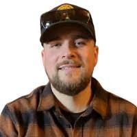 Alex Grajeda's Instagram, Twitter & Facebook