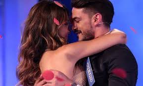 Rosa perrotta è un'ex tronista, influencer e modella campana. Trono Classico Rosa Perrotta E Pietro Tartaglione La Prima Foto Insieme Lanostratv