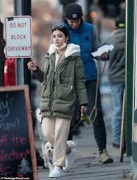 The hating game movie on instagram. Lucy Hale Keeps Comfortable In Parka As She And Austin Stowell Enjoy Break From Filming In New York Aktuelle Boulevard Nachrichten Und Fotogalerien Zu Stars Sternchen