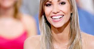 Si elle n'a pas encore fait de confidences sur le début de sa grossesse,. Alexandra Rosenfeld Enceinte De Son Premier Enfant Premiere Fr